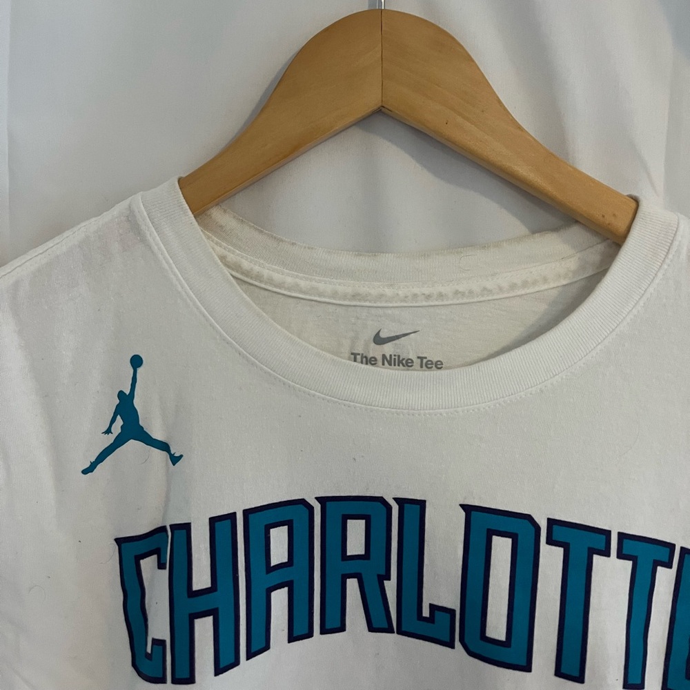 Charlotte Hornets Jersey T-Shirt - Picture 3 of 3